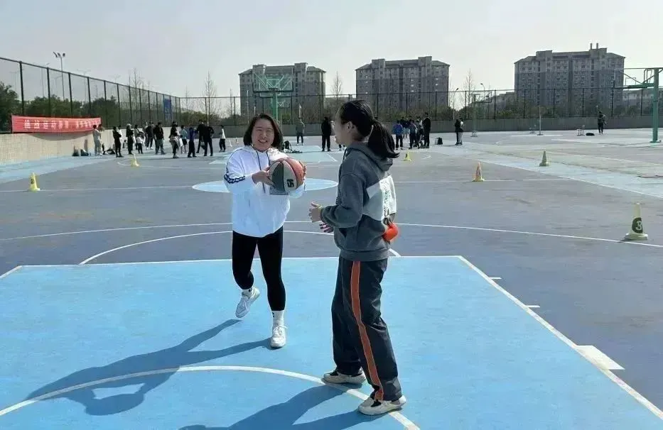 刻苦训练篮球时如何避免受伤的建议_2